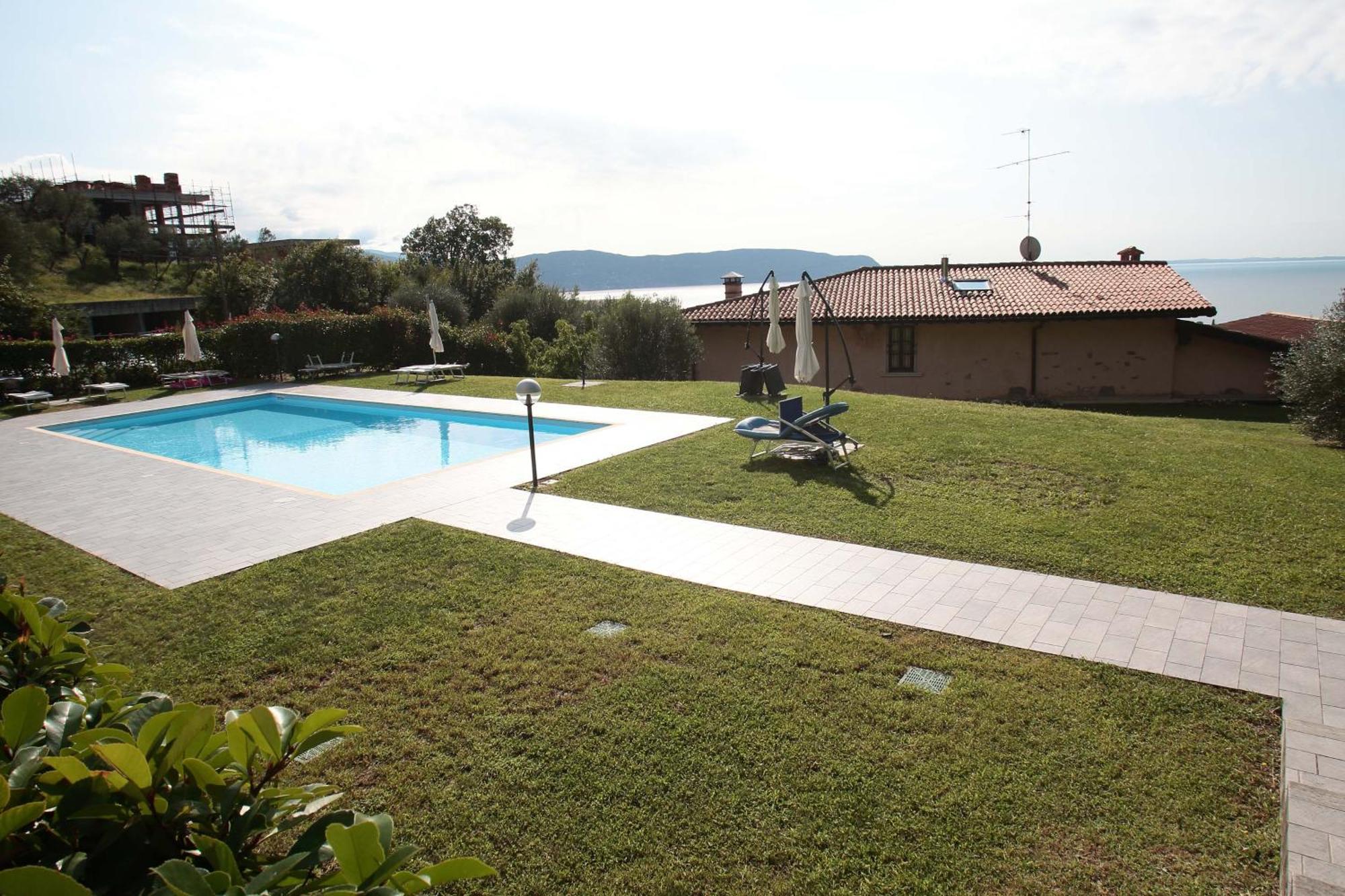 טוסקולנו מדרנו Panorama Lake View, Pool & Garden, 2 Bathrooms, Kingsize & Single-Beds, Fast Internet מראה חיצוני תמונה